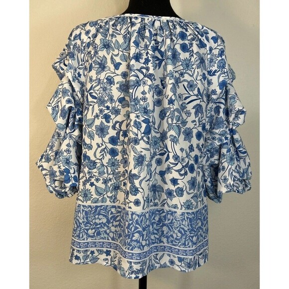 CeCe Blouse Blue and White Floral Ruffle Sleeve Blouse Size Medium (8/10) - Picture 2 of 9